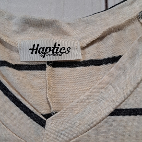 Haptics Size 1X Mixed Print Contrast Trim Top - Picture 8 of 8